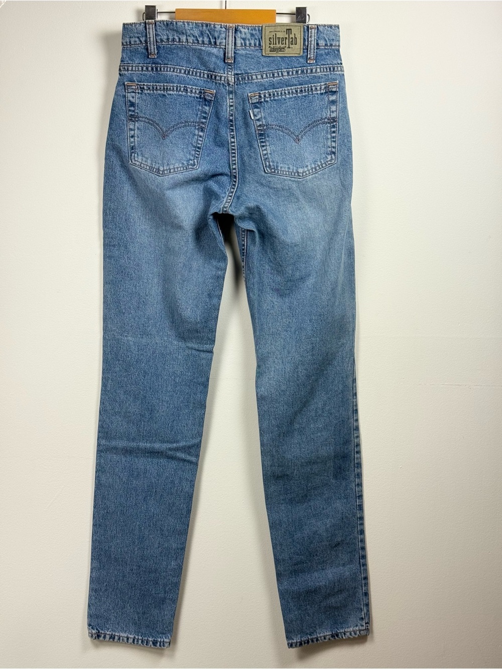 Vintage 90s Silvertab Levi's Slim & Tapered Jeans made in Canada W31 L34